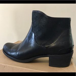 Women’s UGG Penelope Ankle Boots
